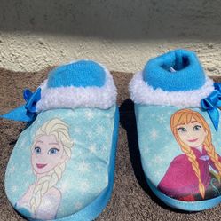Frozen Elsa And Anna Slippers.