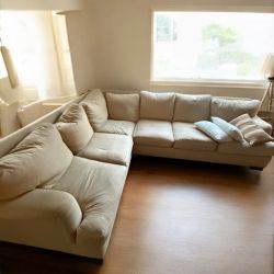 🛋  Sectional Sofa