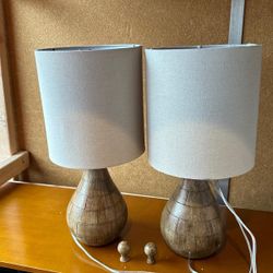 2 Lamps