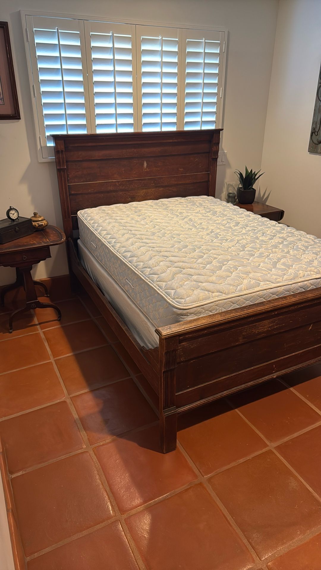 Full Size Frame Set, Mattress & Box Spring