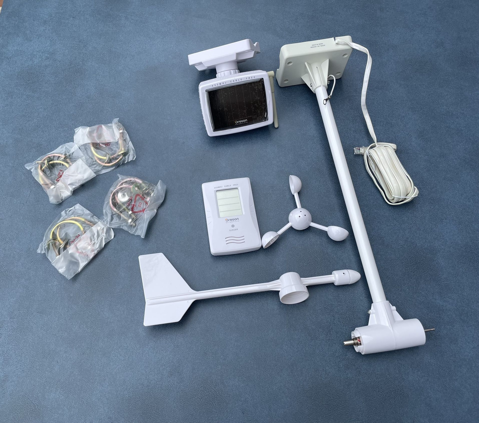 Never Used Oregon scientific WMR968 Anemometer + Transmitter