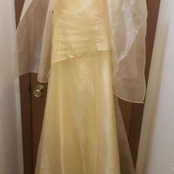 Yellow dress size Large