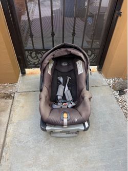 Car seat $10
