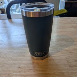 Yeti 20 oz Rambler Tumbler
