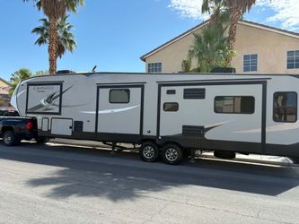 2020 Chaparral Coachman