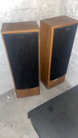 Fisher Speakers