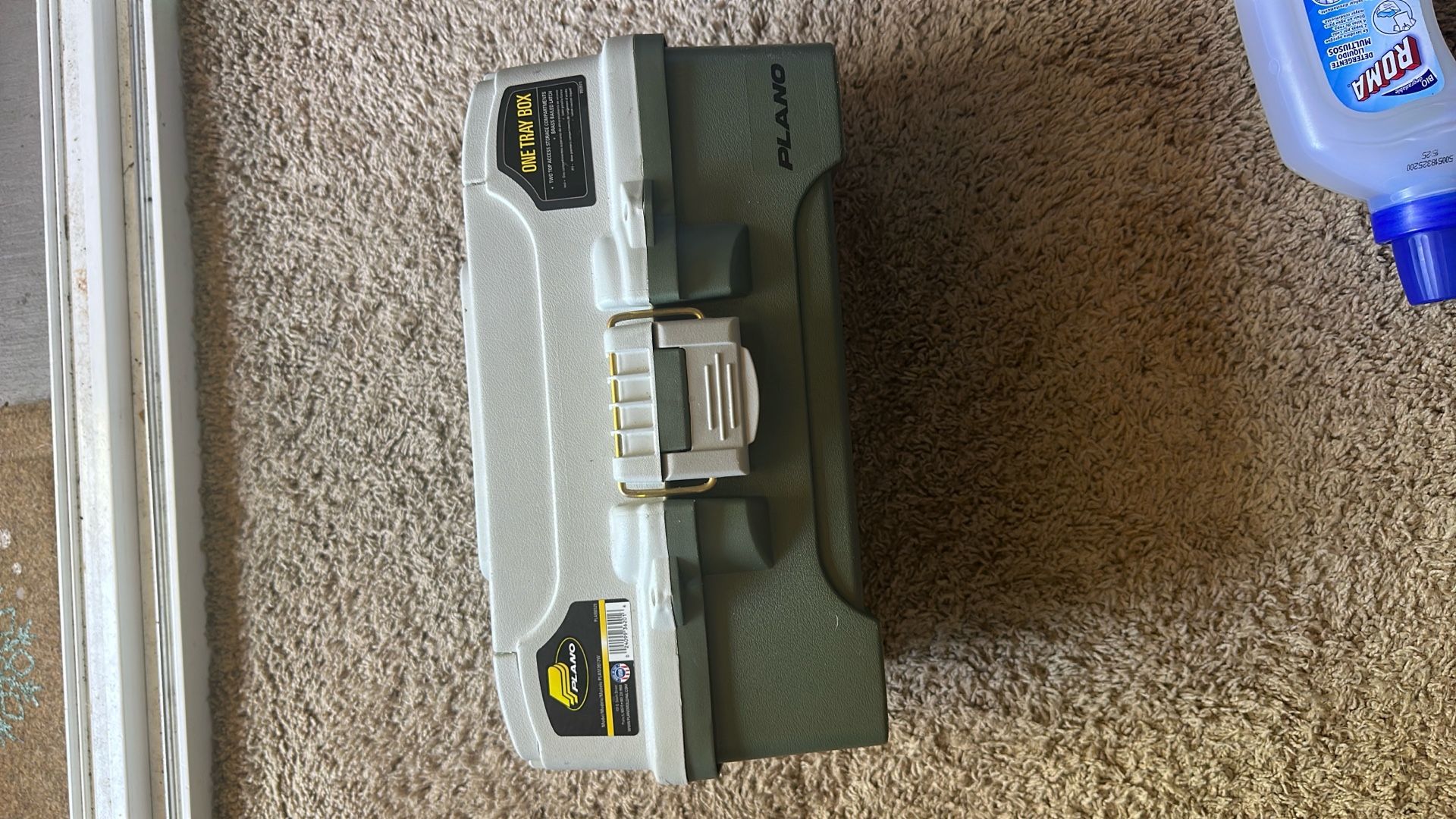 Plano 6201 One-Tray Tackle Box, Bait Storage, Extending Cantilever-tray Design
