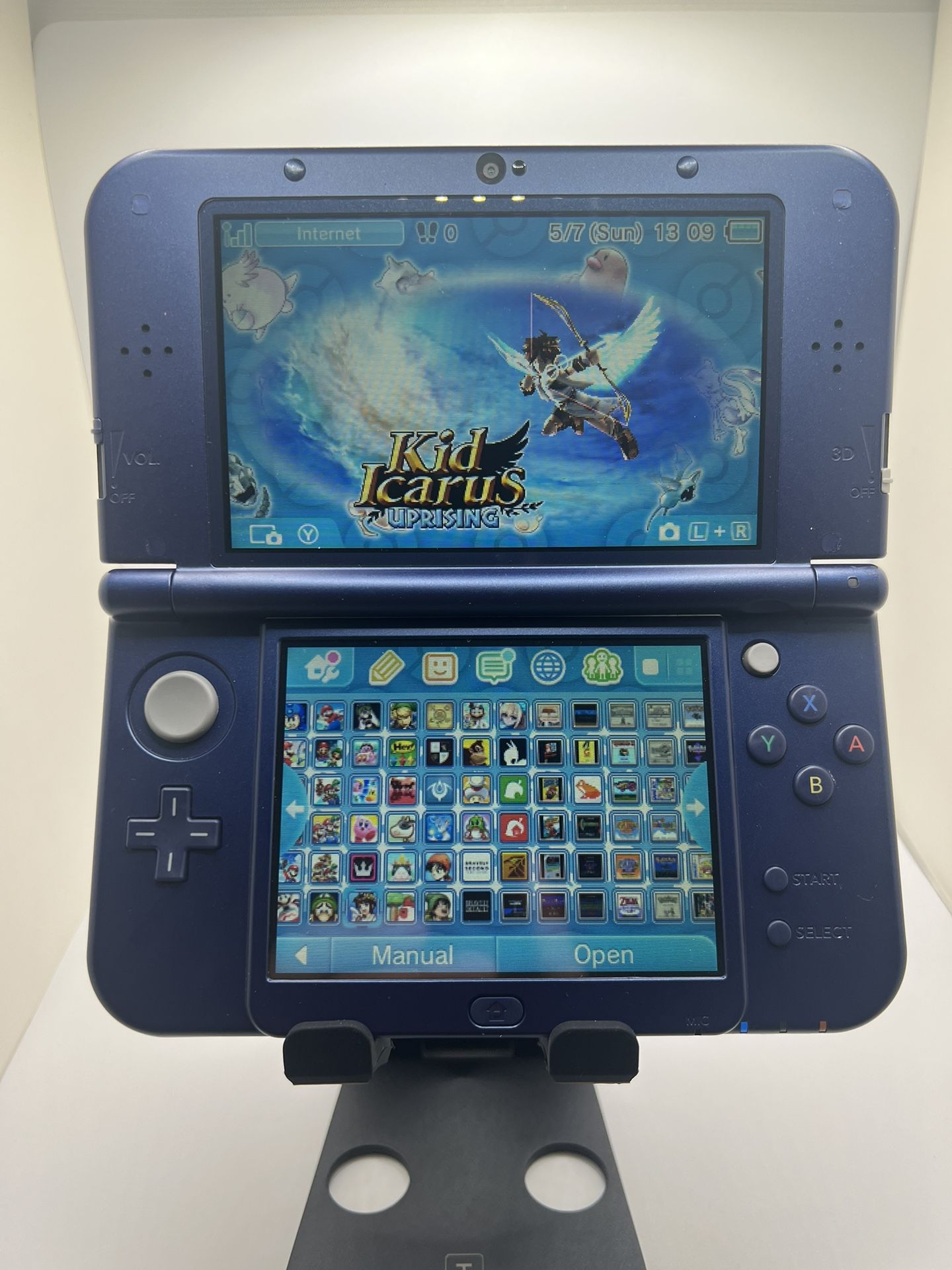 New Nintendo 3DS XL/LL (Metallic Blue) w/ 128GB + Pokémon Bank, hShop, Etc.