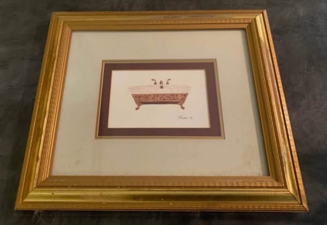 Framed Vintage Bathtub Art Print – Gold Frame