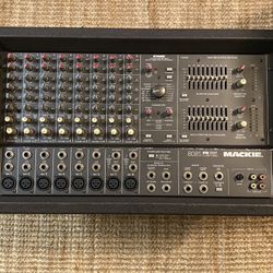 Mackie 808s Powered Mixer 2x600W