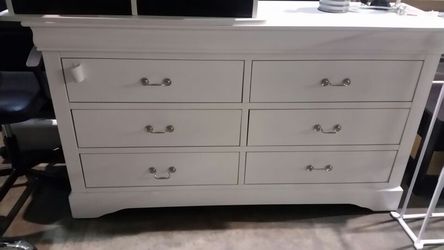 Brand new 6 drawer assembled dresser