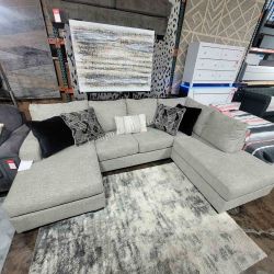 DOUBLE CHAISE SECTIONAL, MEMORY FOAM, ACCENT PILLOWS, [EASY CARE FABRIC] [NEW]