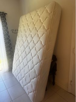 Queen’s mattress top