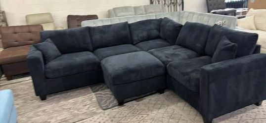New Sectional Corduroy Couch with Ottoman! Free Delivery 🚚!