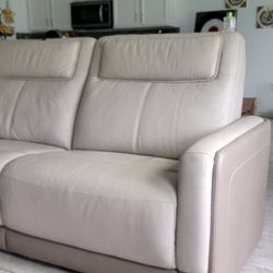 Selling My Couch Bearly Used 3 Monthes Got From Ashley Furniture 