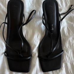 black sandal kitten heels 
