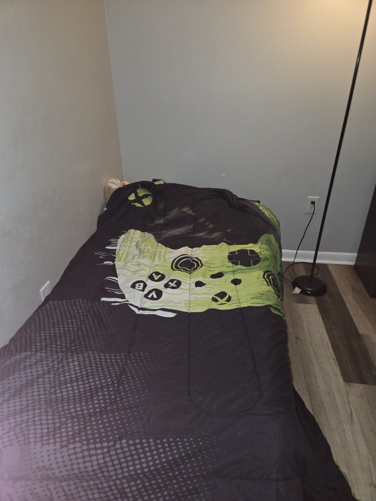 Twin Size Bed & Bedframe
