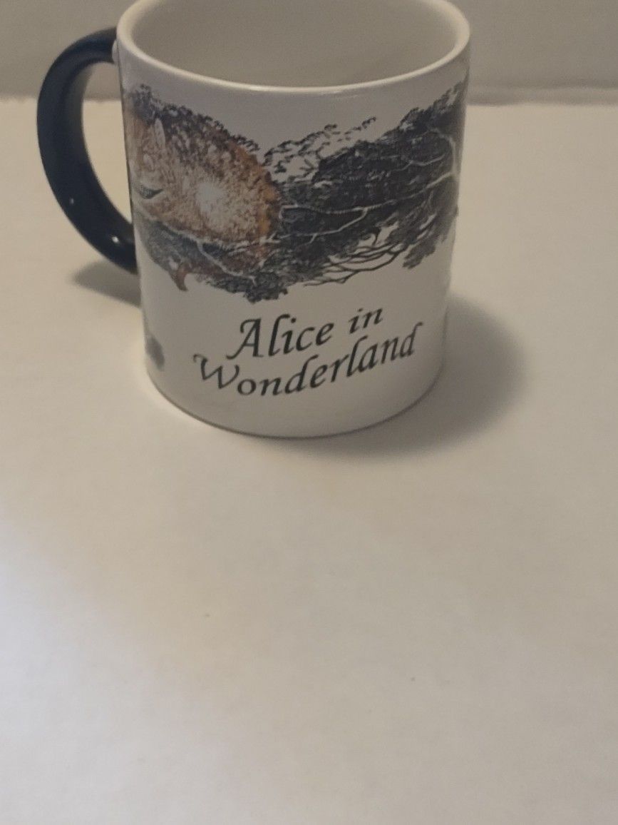 2015 Alice in Wonderland Cheshire Cat Mug