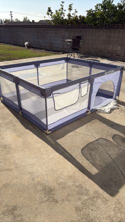 SupFoo game fence enclosed