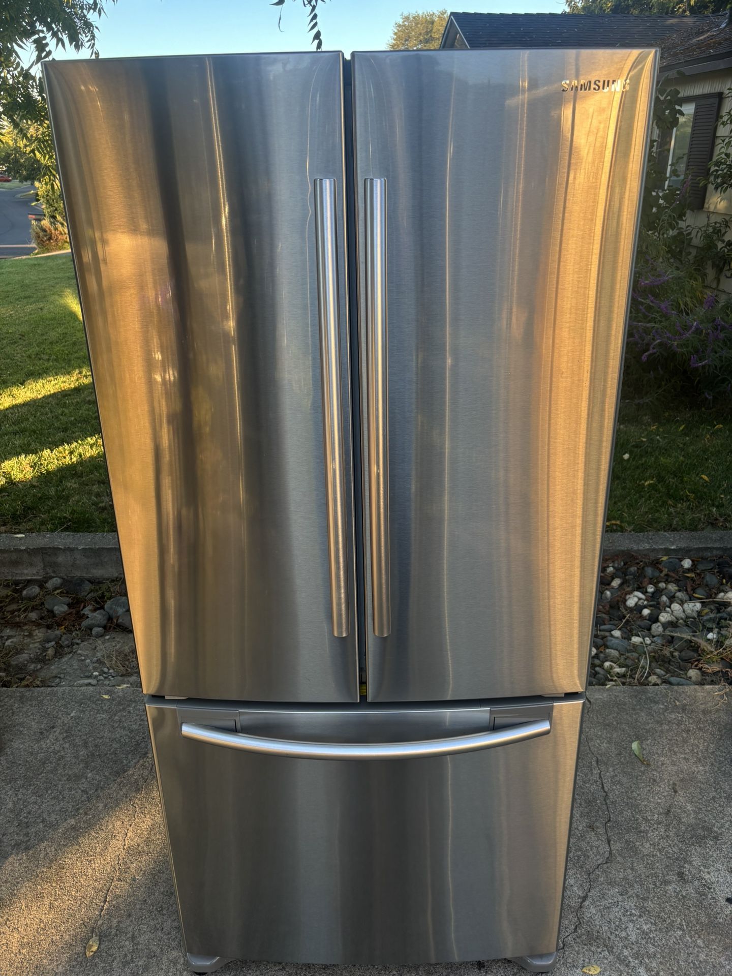 33 Inch Wide Samsung Stainless Steel Refrigerator Will Deliver And Install
