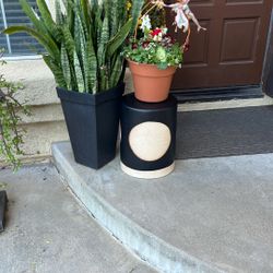 Ceramic side table or plant stand