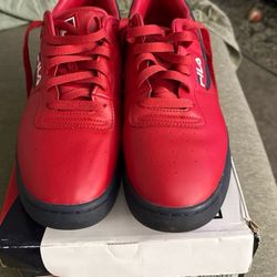 Fila Men’s Fitness Sneaker Size 13 Red & Blue