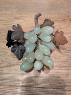 Beautiful Vintage Jade Hand Carved Grape Cluster With Carved Stone Leaves And “Wood” Stem
