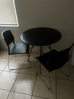 Inside or outside table with chairs
