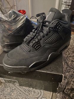 Men size 10 Jordan 4 black catz