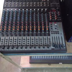 Mixer Berhinger 16 Canales