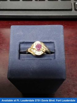 Women's Ring - Yellow Gold 14k (.585) 2.6 grams Size 6.5