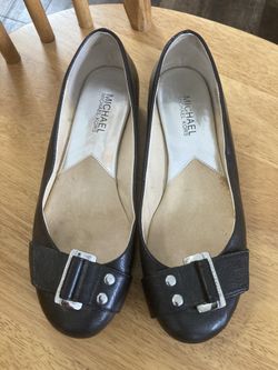 Michael Kors Size 8 Leather Top Flats