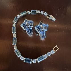 Signed Vintage Weiss Bracelet And Earrings (clip-on)