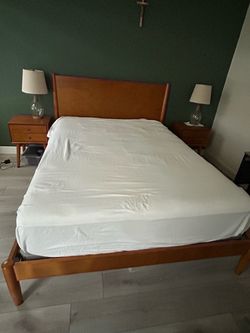 Bed set with 2 dresser drawers