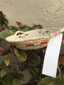 Brown, red and blue Warao Indian Basket (Delta del Orinoco, Venezuela)