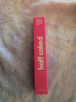 Half caked lip liner