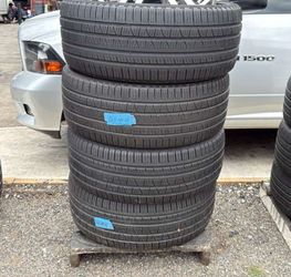 265 40 21 Pirelli Scorpion Set of 4 Used Like New Condition