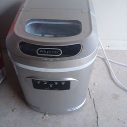 Portable, Plug In Ice Maker