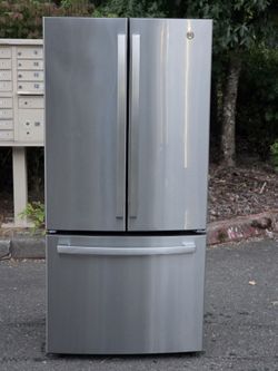 GE - 33 in. Wide 24.7 Cu. Ft. French Door Refrigerator with Internal Water Dispenser - Stainless Steel