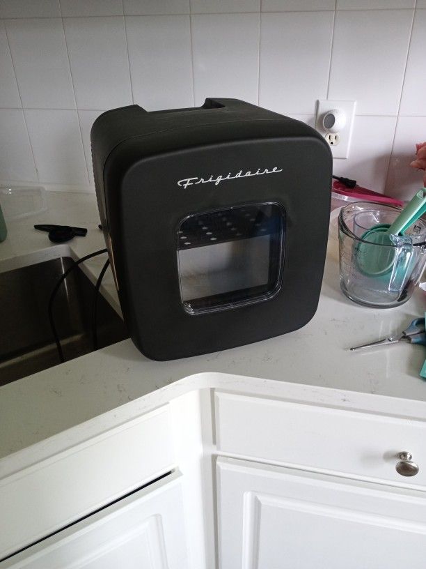 Frigidaire Mini Fridge