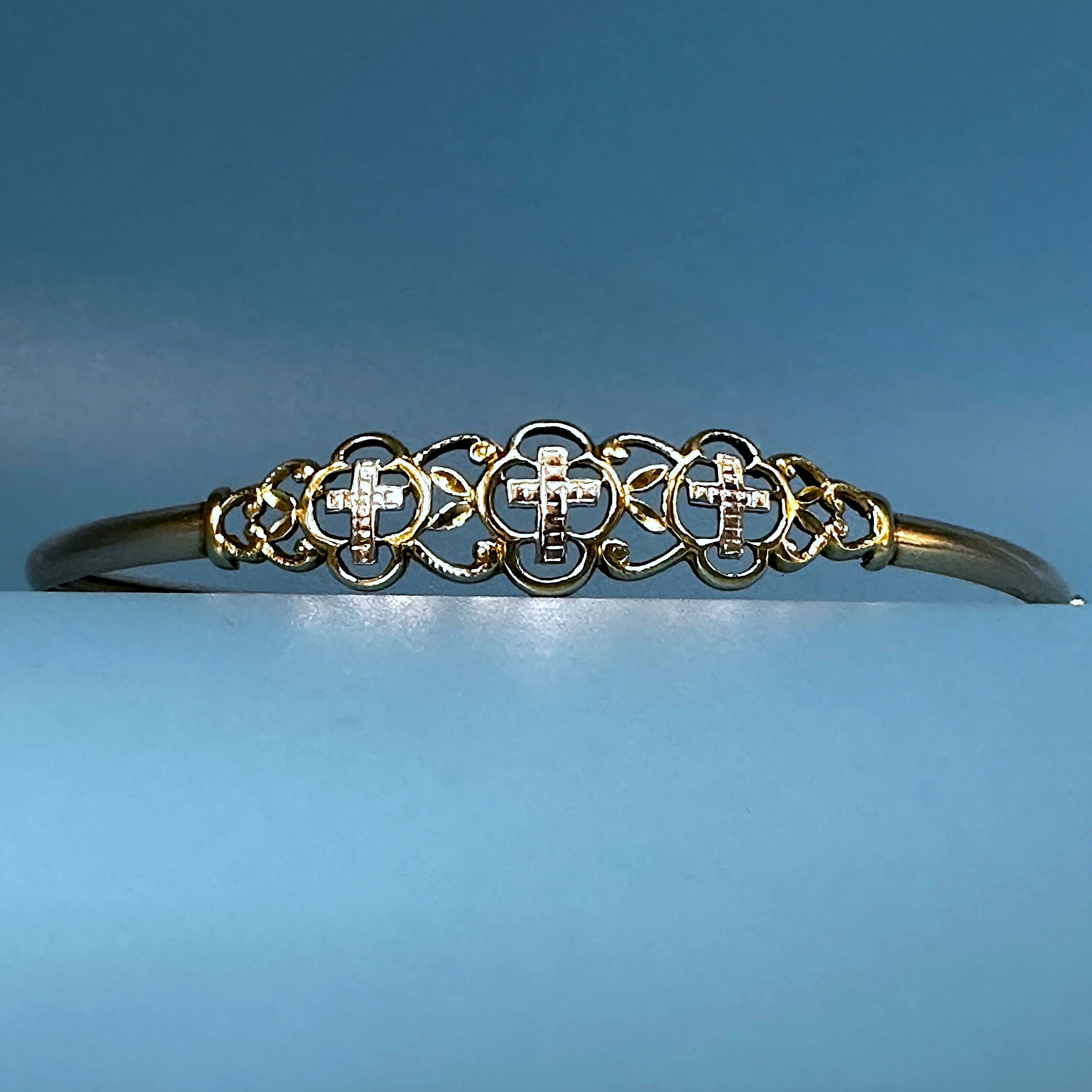 10K Yellow Gold Bracelet with 3 Crosses