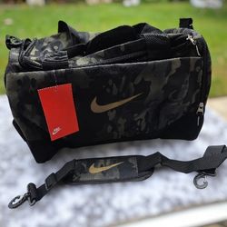 Rare Nike Duffle Gym Army Gold Bag Weekender Camouflage 