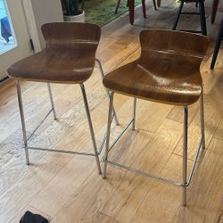 Crate & Barrel  Stood 