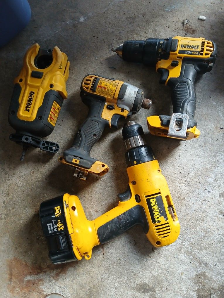 DeWalt Tool Bundle – Impact, Drills & Tube 