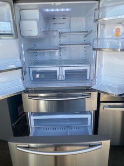 Refrigerator 33”