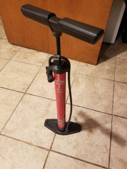 Tire pump