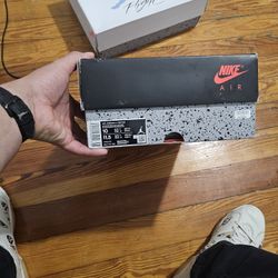 Jordan 4 Retro 