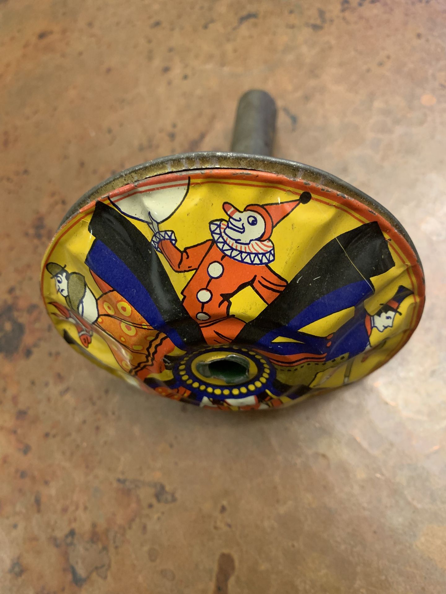 Noisemaker And Singing Rainbow Spinner Toy