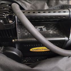 Smittybuilt Battery Air Compessor