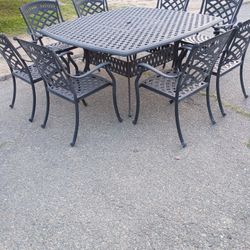 Patio Table And 8 Chairs 
